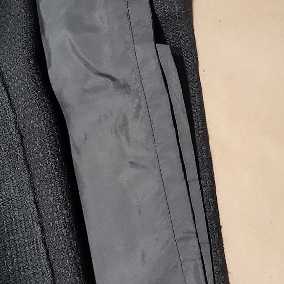 Ann Taylor, Size 10 Wool Blend Black with Gold Metallic Threads Mini Skirt, EUC - Picture 7 of 9